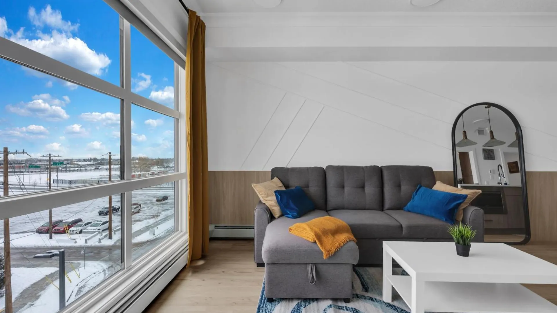 Apartment Comfortable Retreat In Currie Calgary