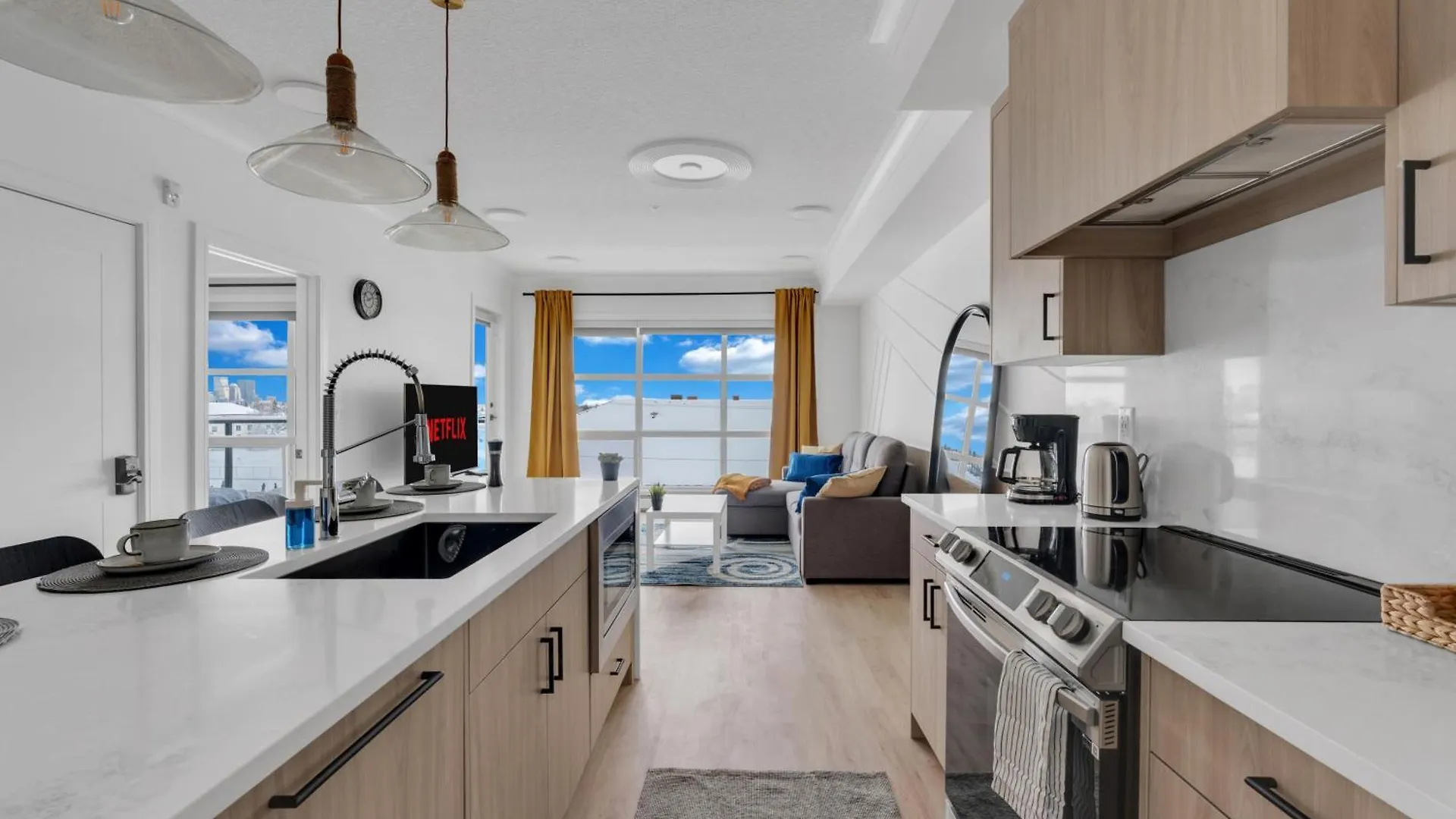 Apartment Comfortable Retreat In Currie Calgary